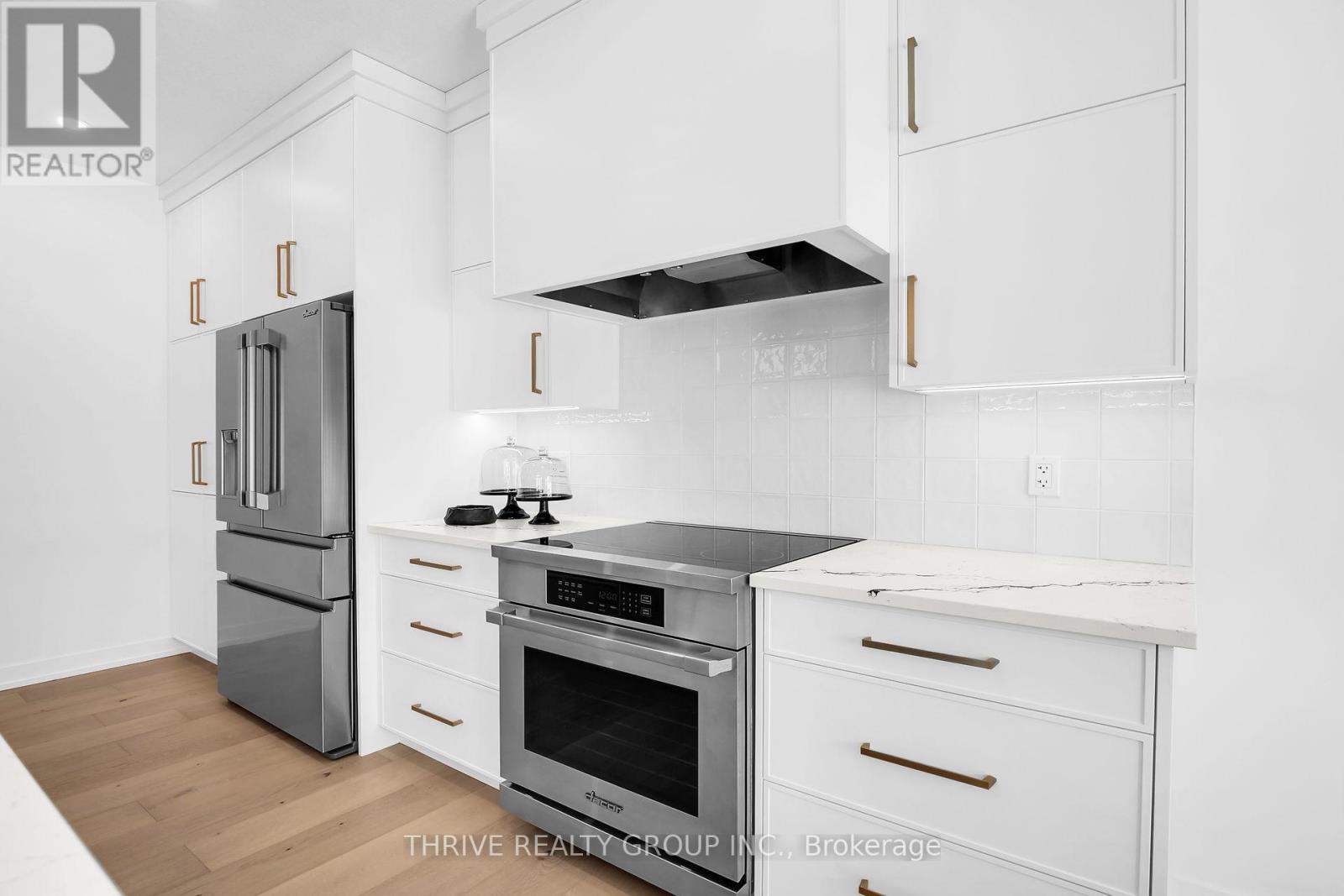 3 BASIL CRESCENT — photo 6