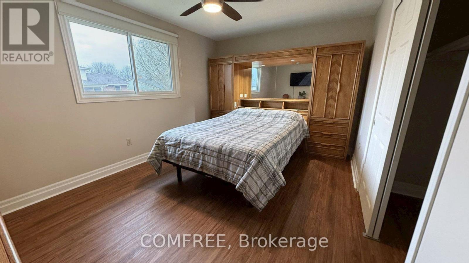 6387 RIALL STREET - 11