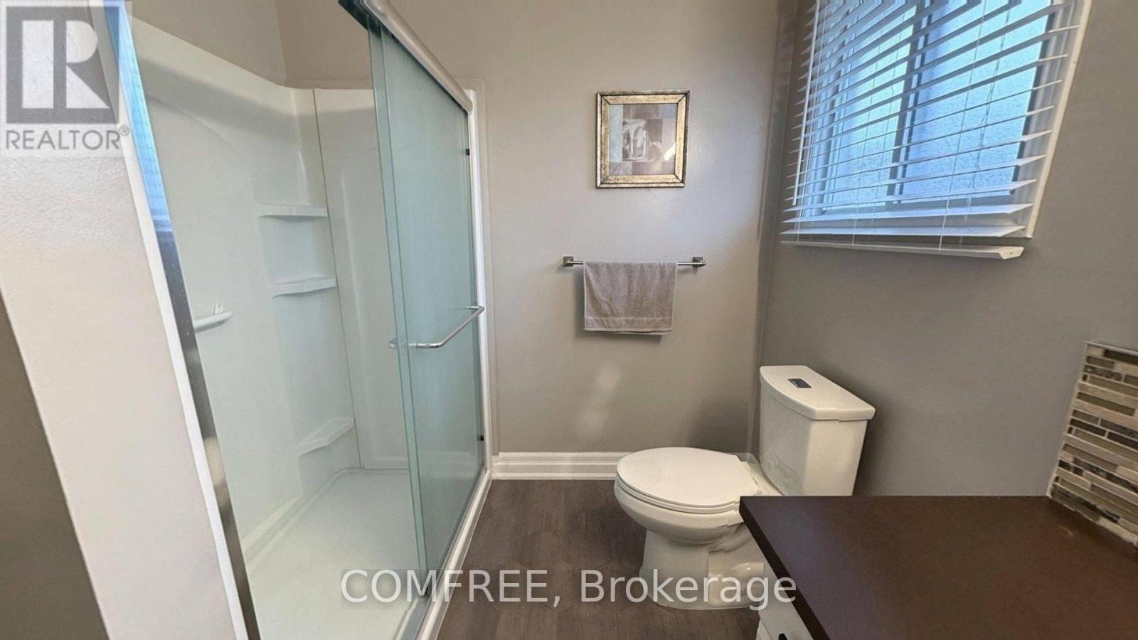 6387 RIALL STREET - 10