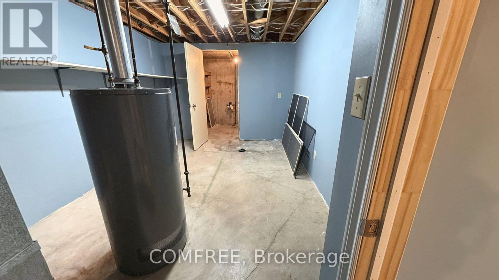 6387 RIALL STREET - 21