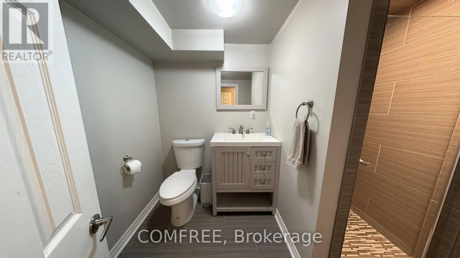 6387 RIALL STREET - 19