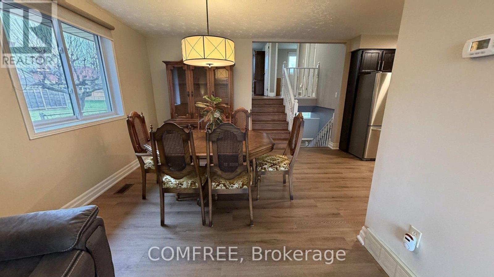 6387 RIALL STREET - 3