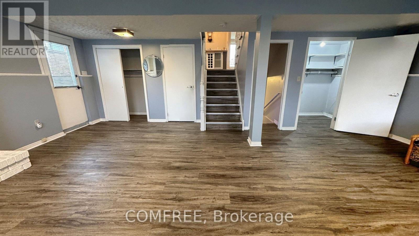 6387 RIALL STREET — photo 17
