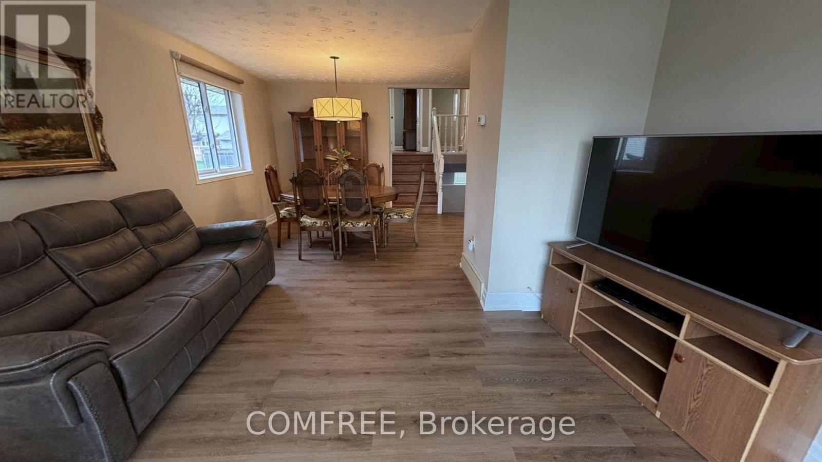 6387 RIALL STREET - 2