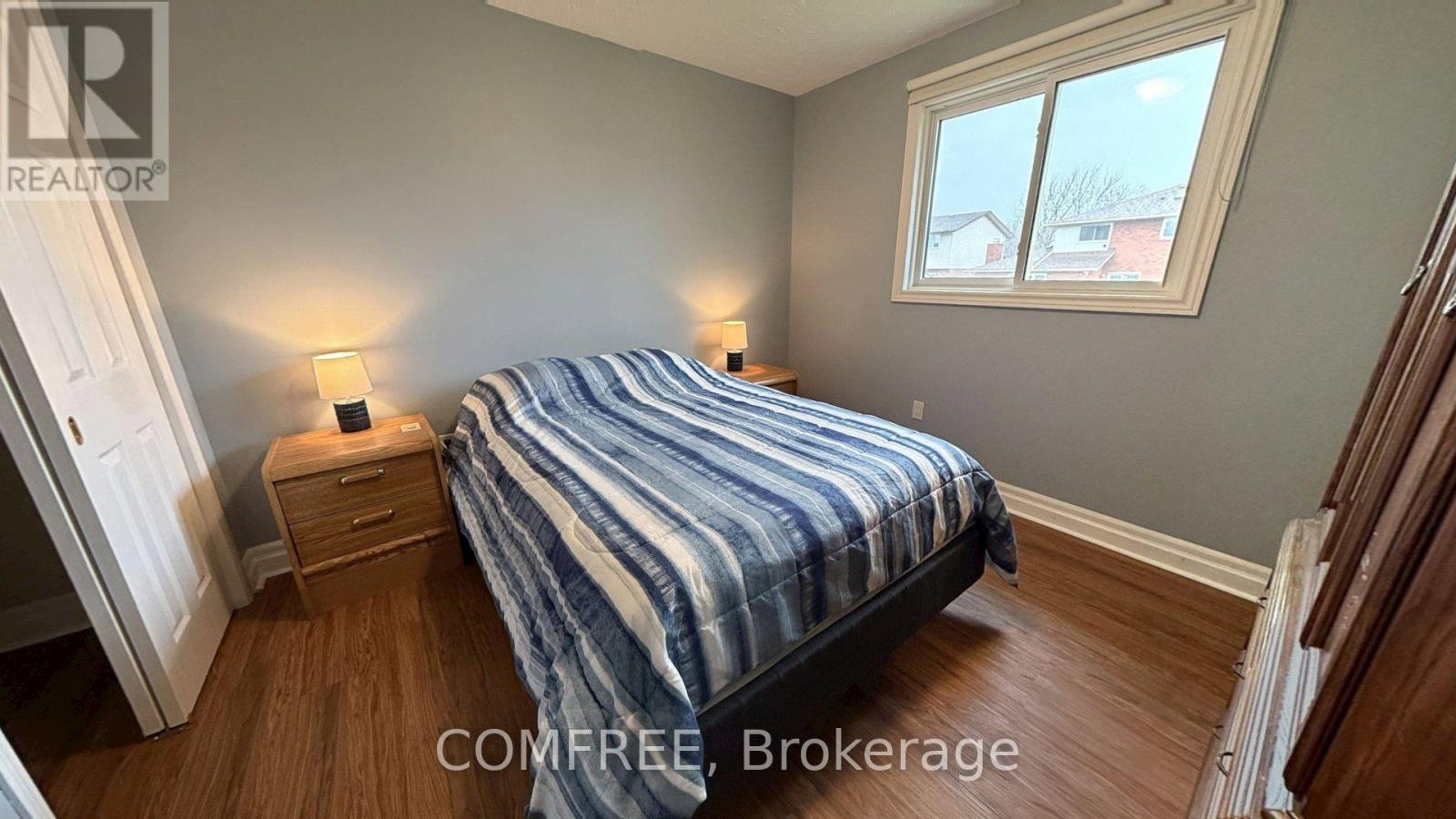 6387 RIALL STREET - 7