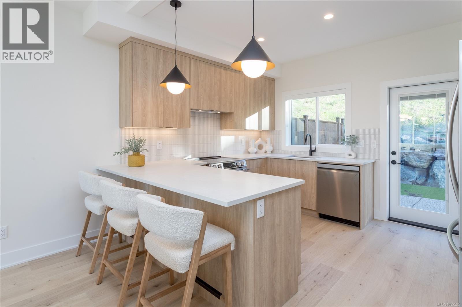  1417 Dolomite Ridge, Langford