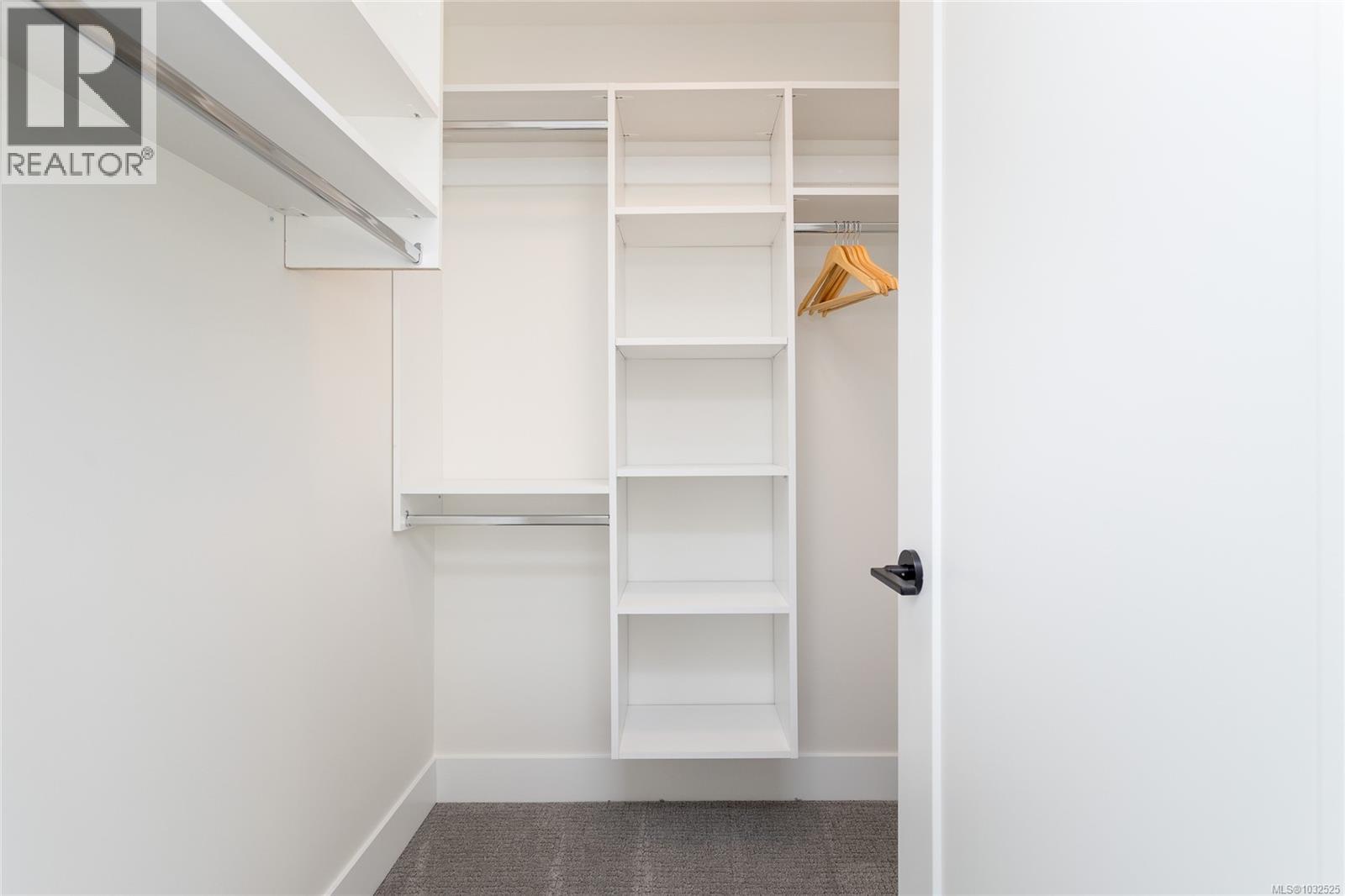  1417 Dolomite Ridge, Langford