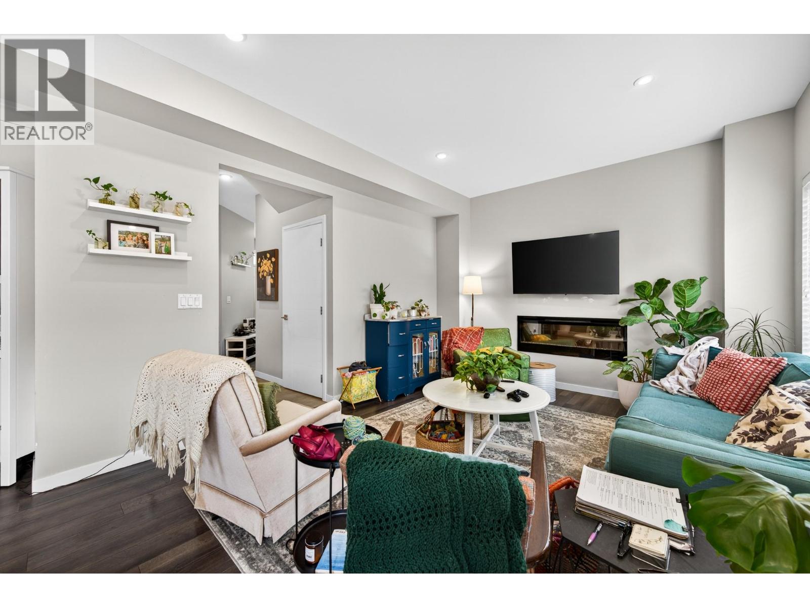 #135 1993 QU'APPELLE BOULEVARD LOT# 33 - 10