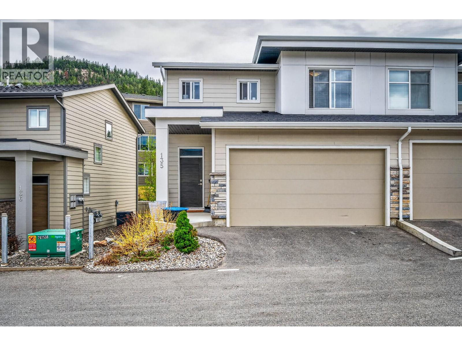 #135 1993 QU'APPELLE BOULEVARD LOT# 33 - Image 2