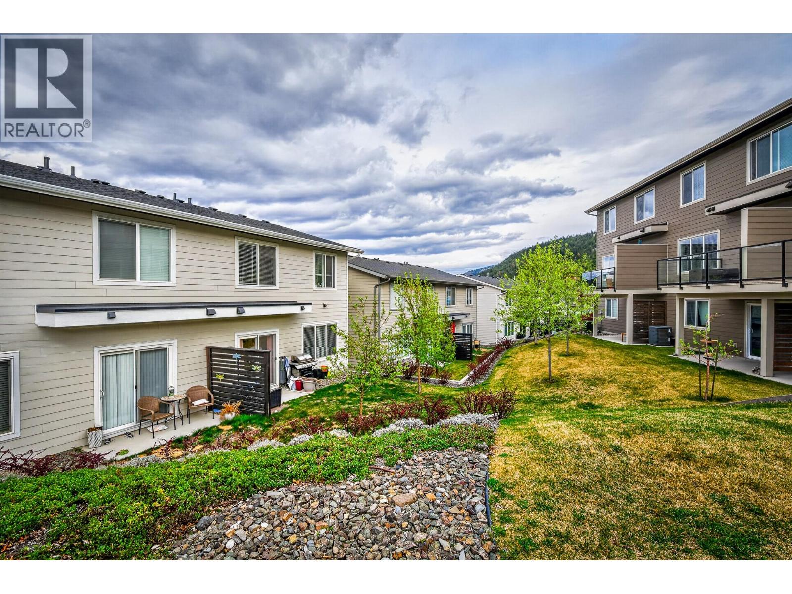 #135 1993 QU'APPELLE BOULEVARD LOT# 33 - 21