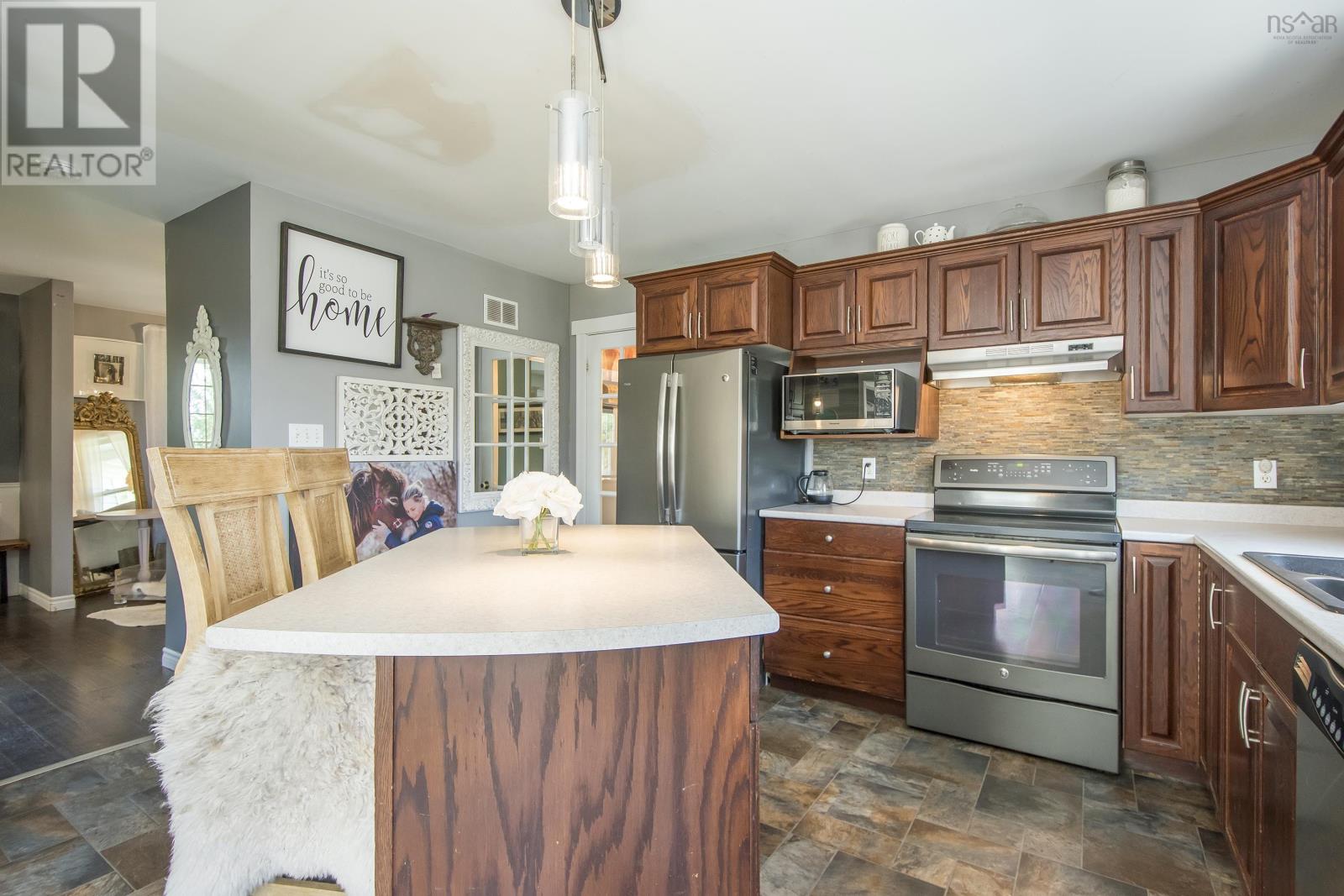 Property 20 of 49 of 120 Willow Avenue