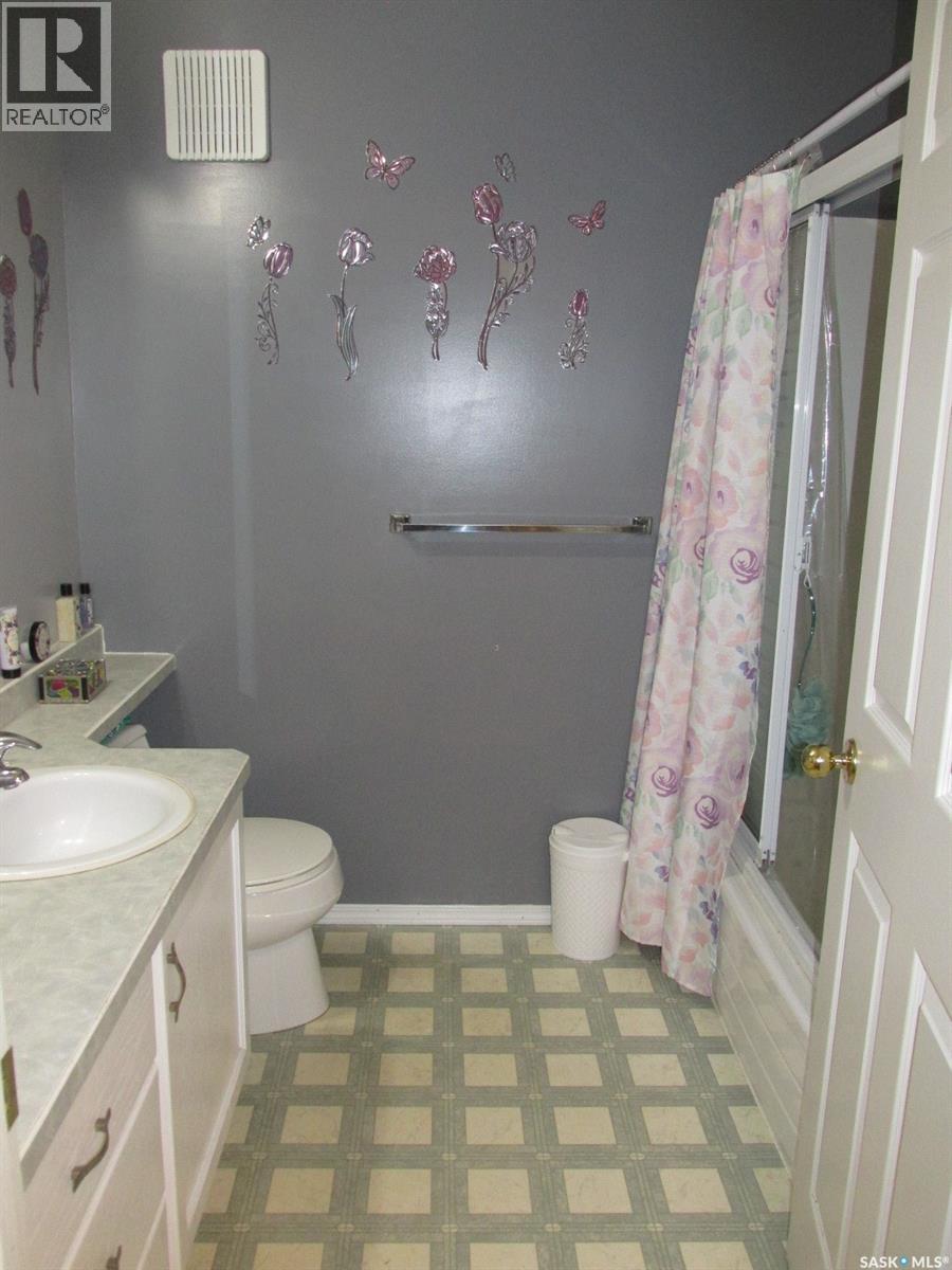613 9th AVENUE W — photo 26