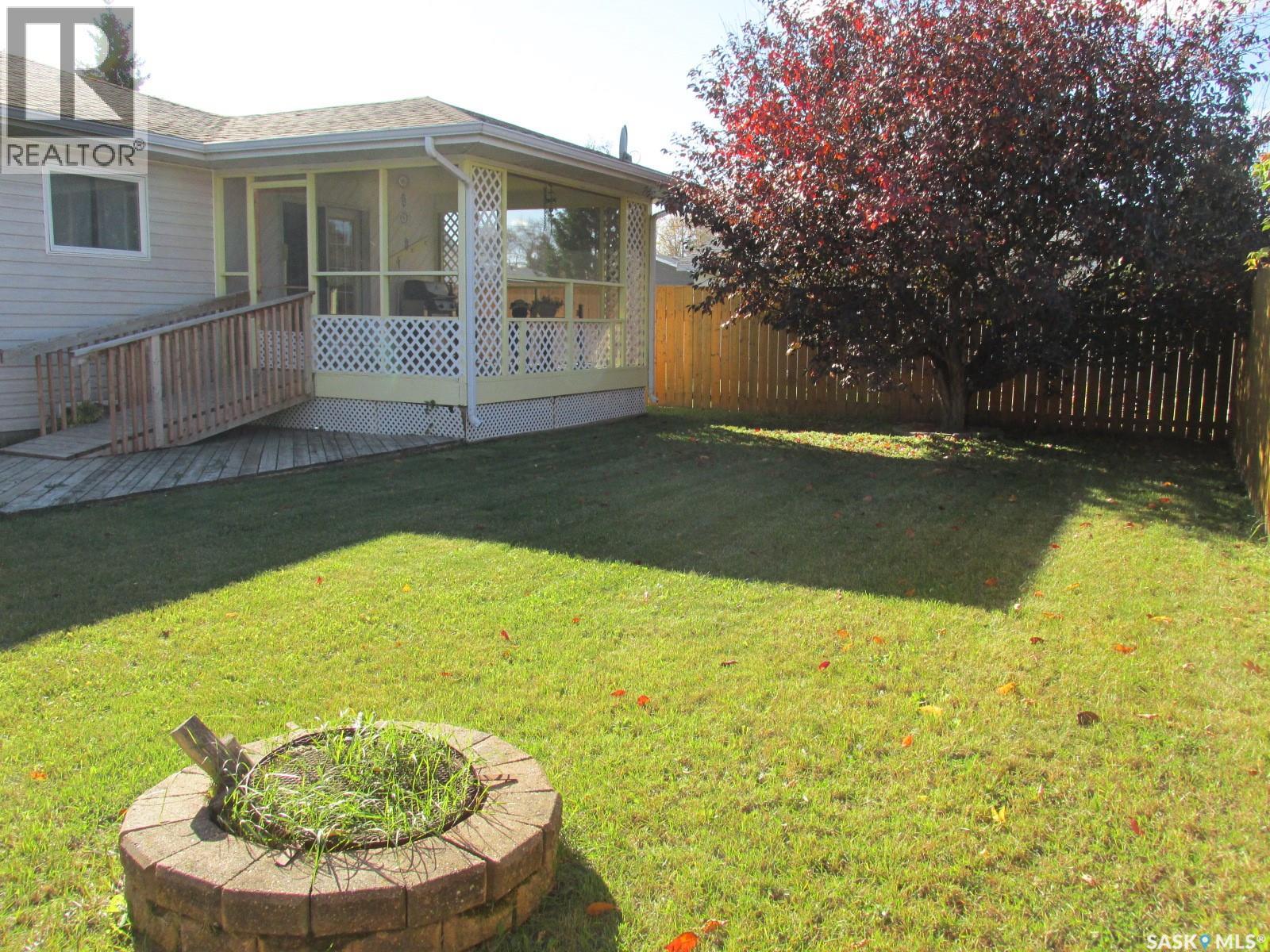 613 9th AVENUE W — photo 2