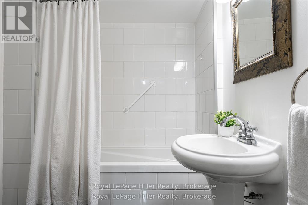 180 ELIZABETH STREET — photo 35