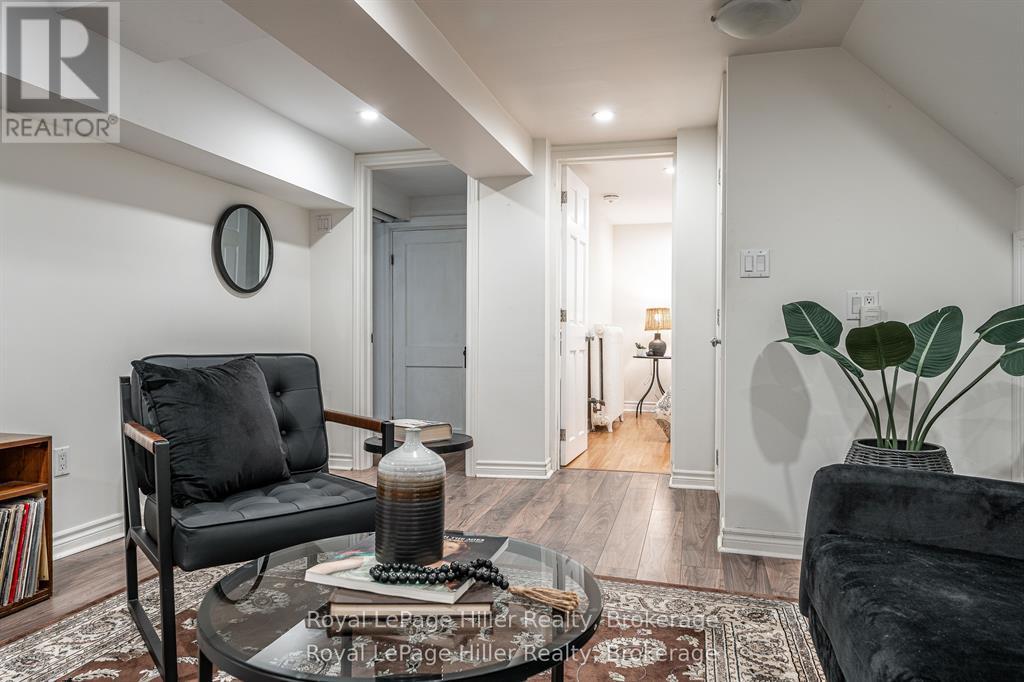 180 ELIZABETH STREET — photo 33