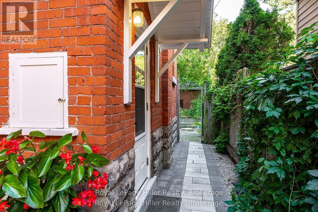 180 ELIZABETH STREET — photo 38