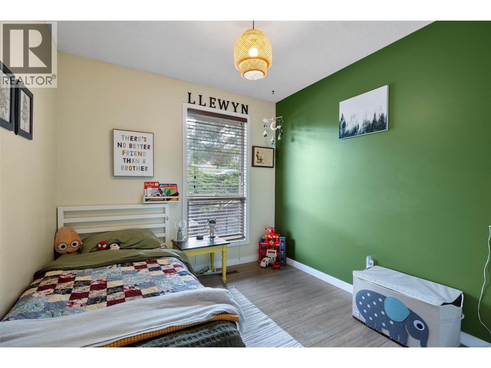 #21 250 PEMBERTON TERRACE - 12