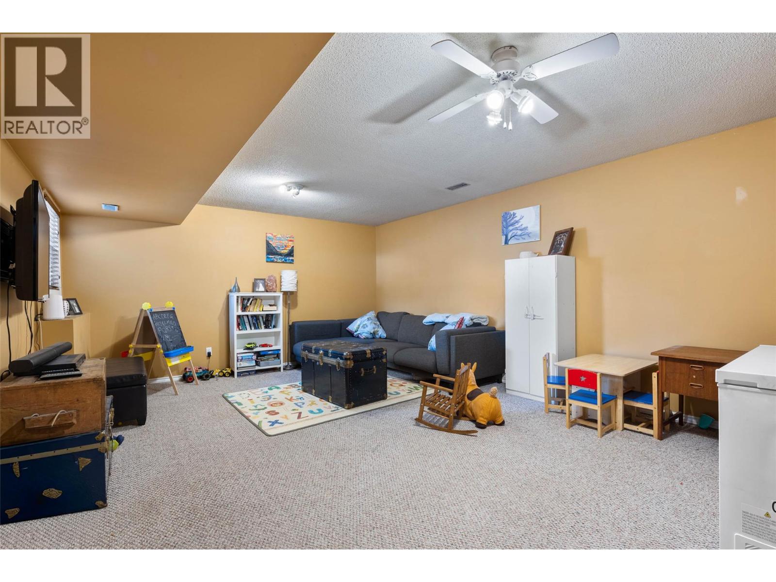 #21 250 PEMBERTON TERRACE - 14