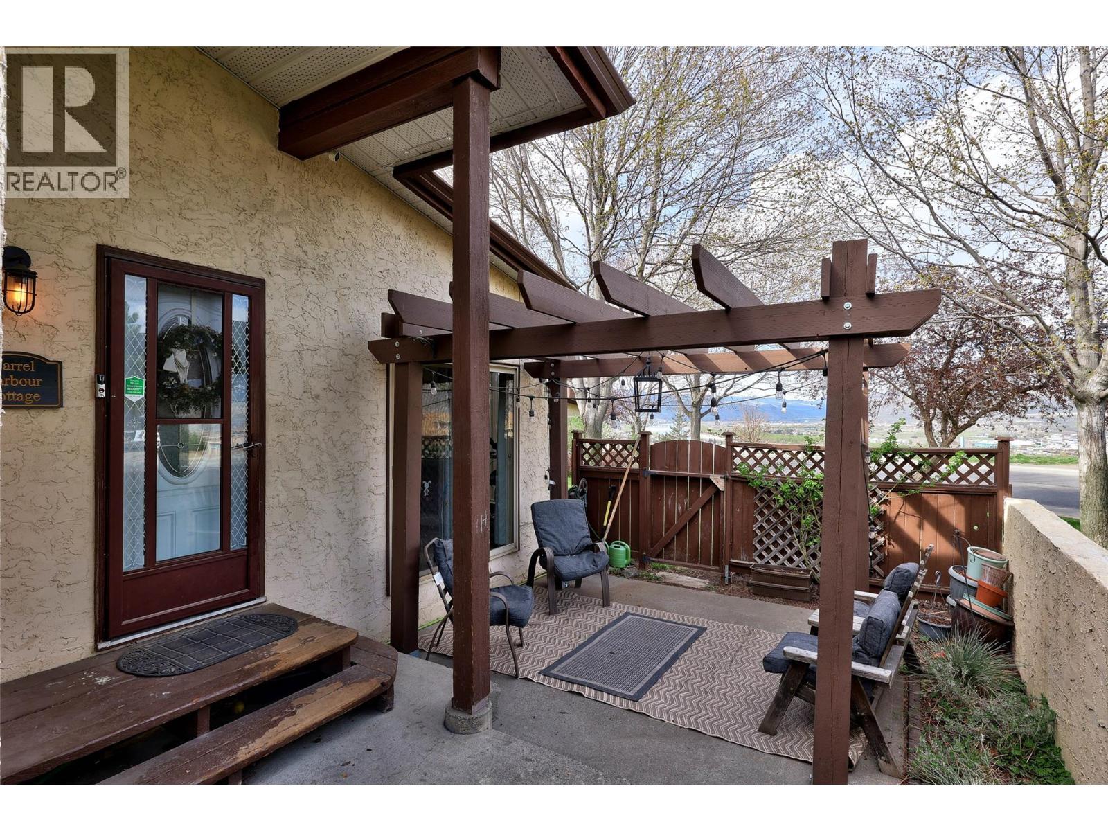 #21 250 PEMBERTON TERRACE - 16