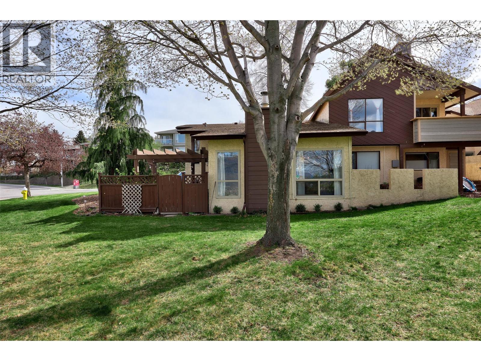 #21 250 PEMBERTON TERRACE - 18