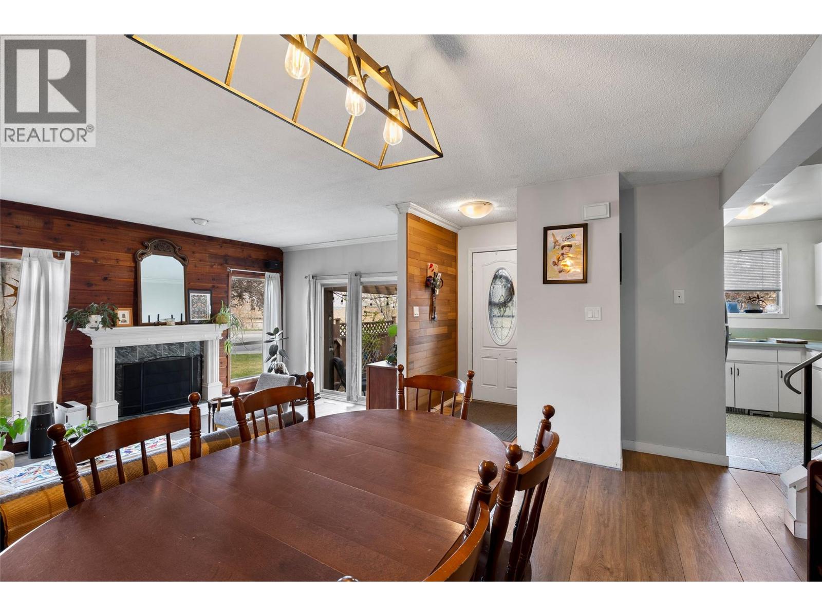 #21 250 PEMBERTON TERRACE - 6