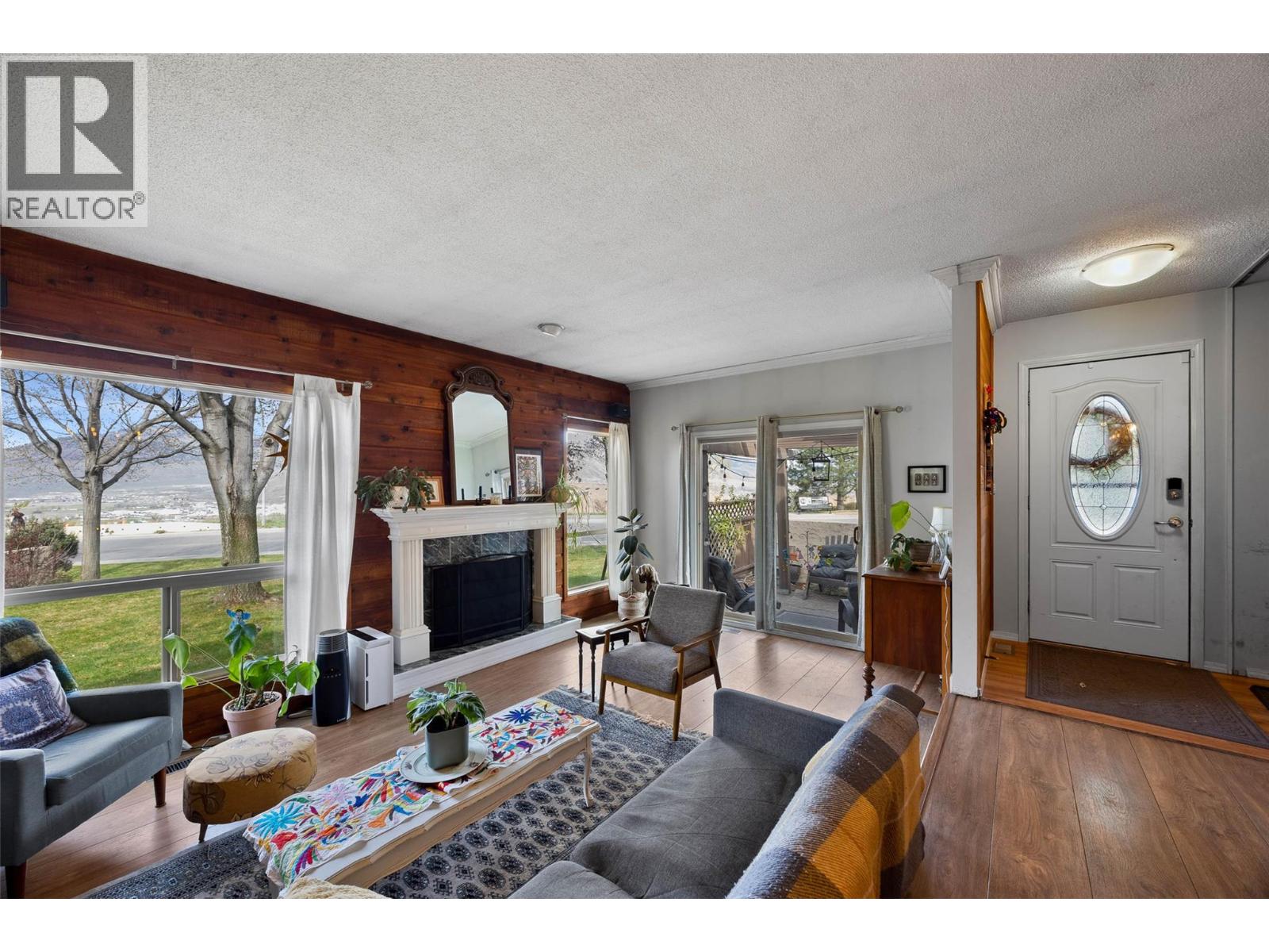 #21 250 PEMBERTON TERRACE - 8