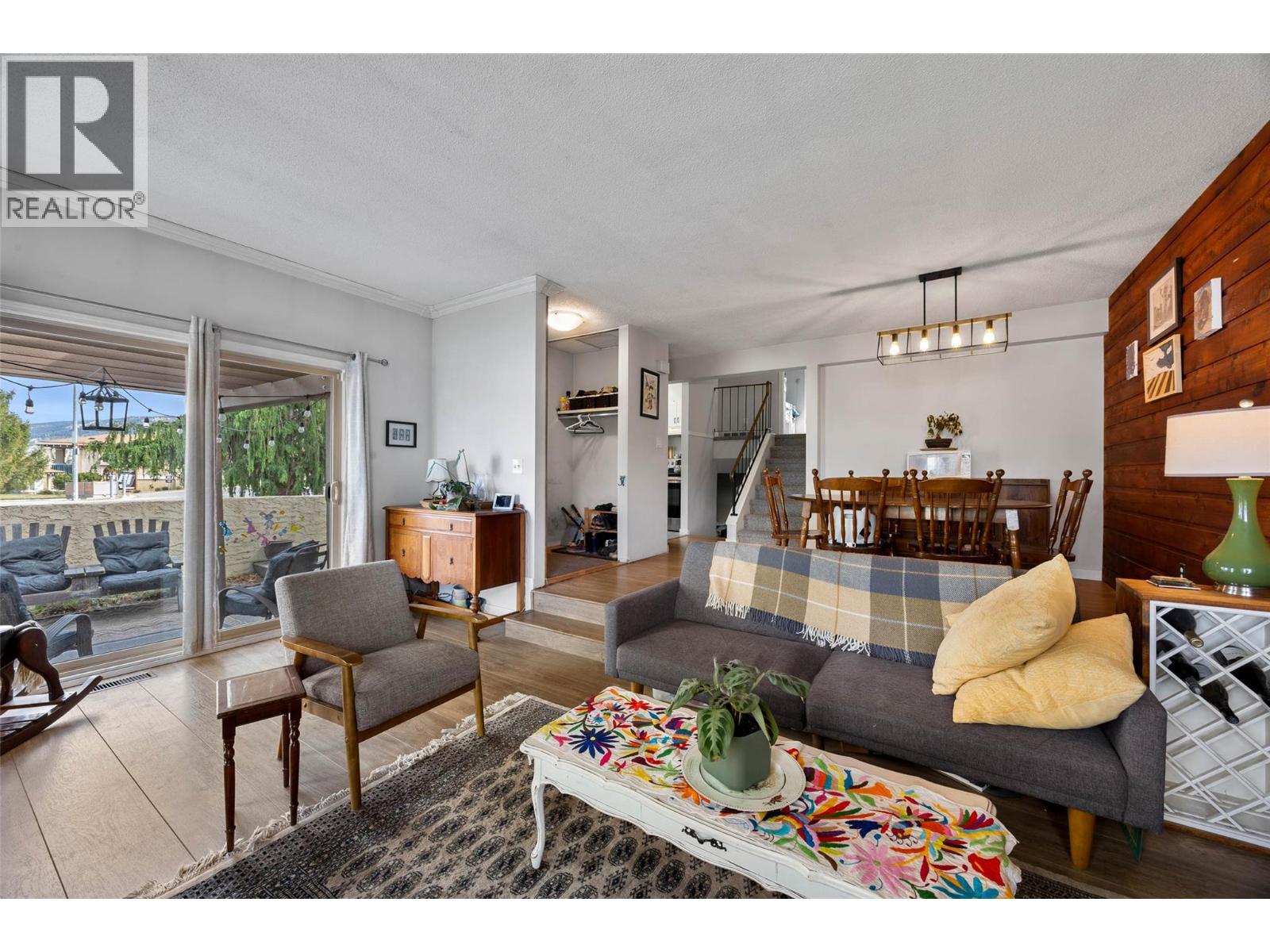 #21 250 PEMBERTON TERRACE - 9