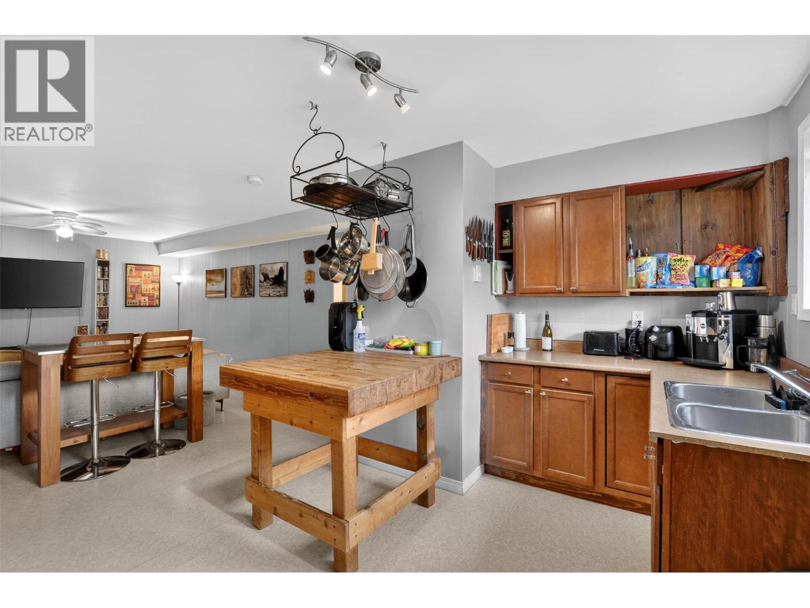 716 Mosley Place - 21