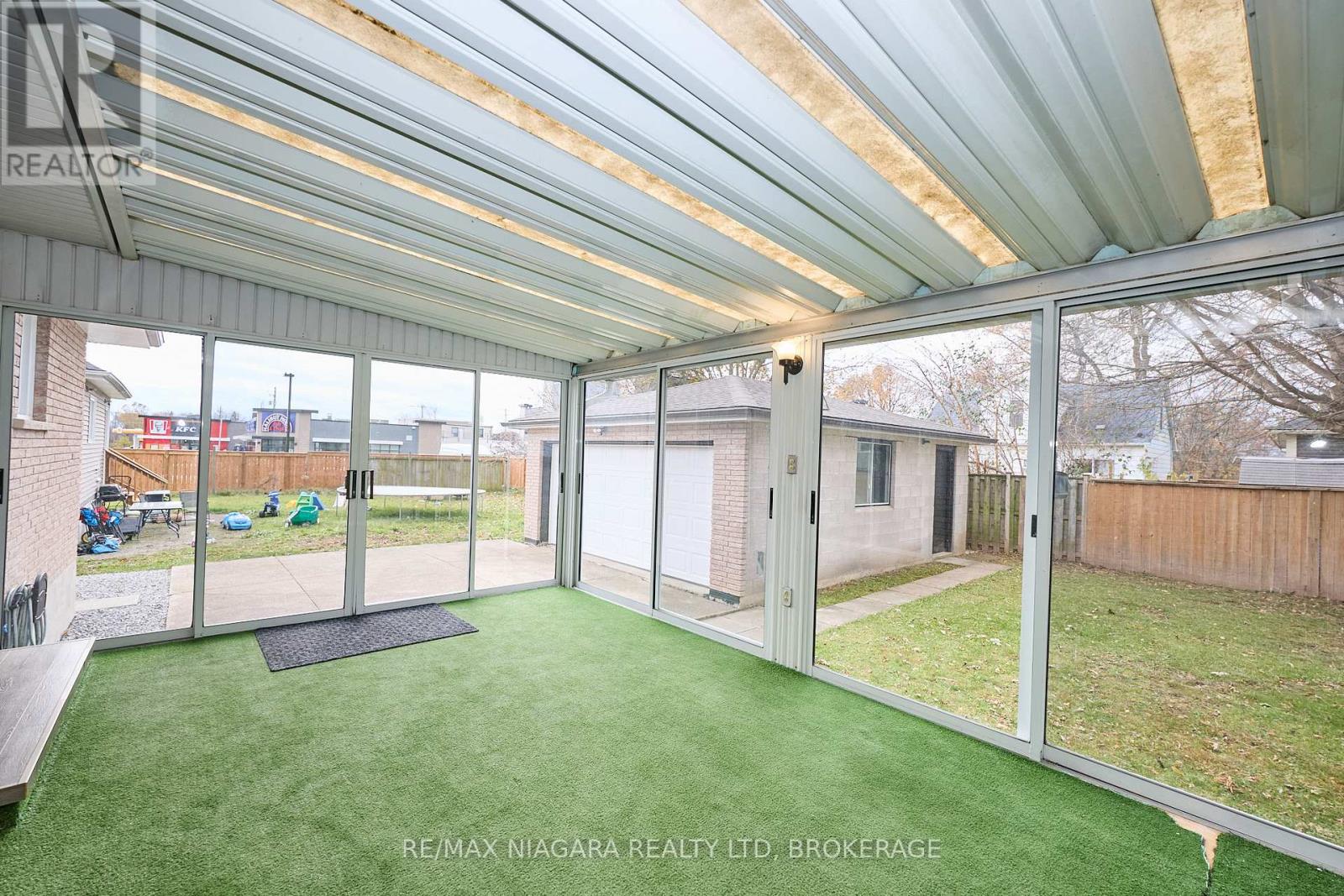 Sunroom (17ft x 12ft)