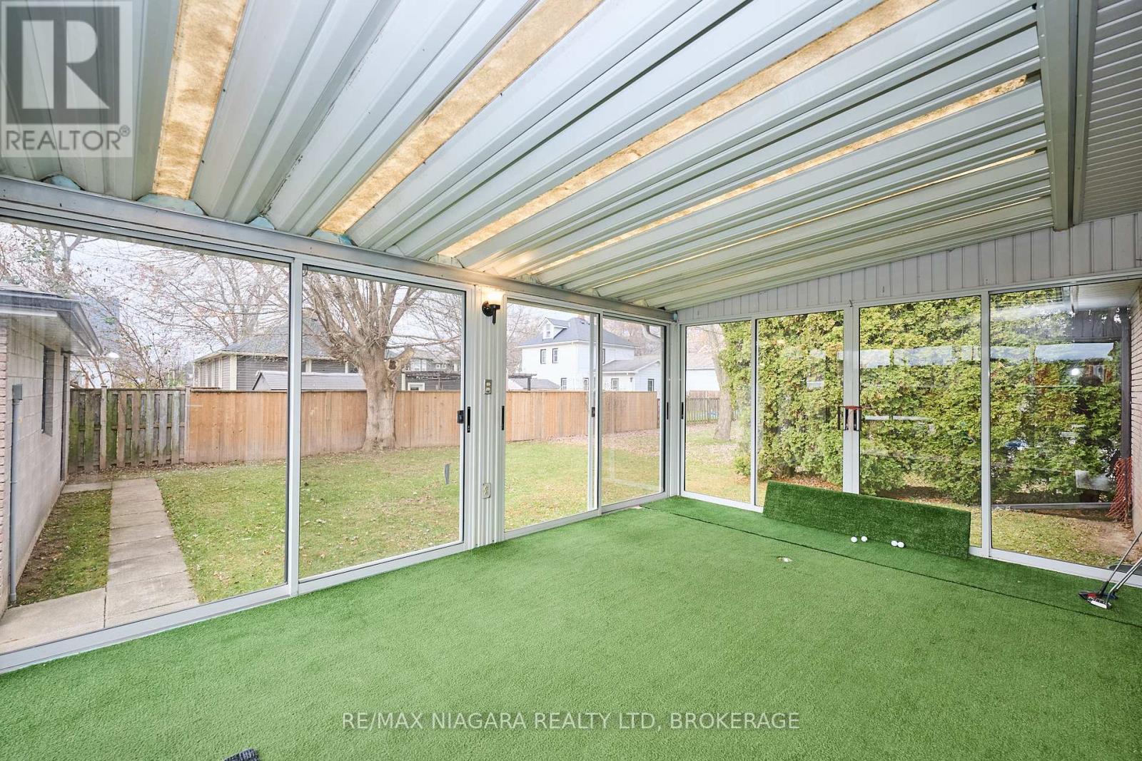 Sunroom (17ft x 12ft)