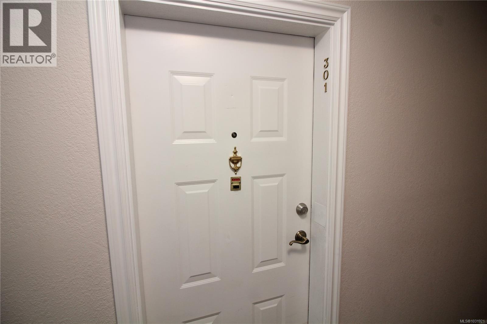 #301 9942 DANIEL ST - 7