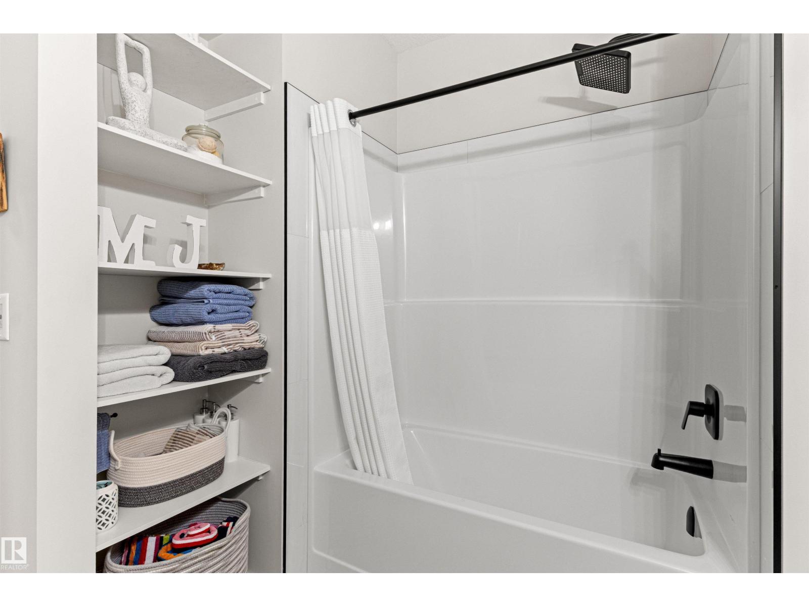 185 REDWING WD, St. Albert