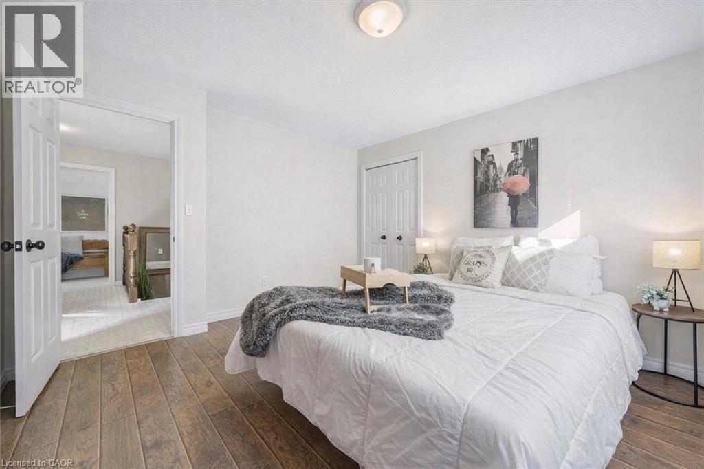 7 HEARTHBRIDGE Street - 11