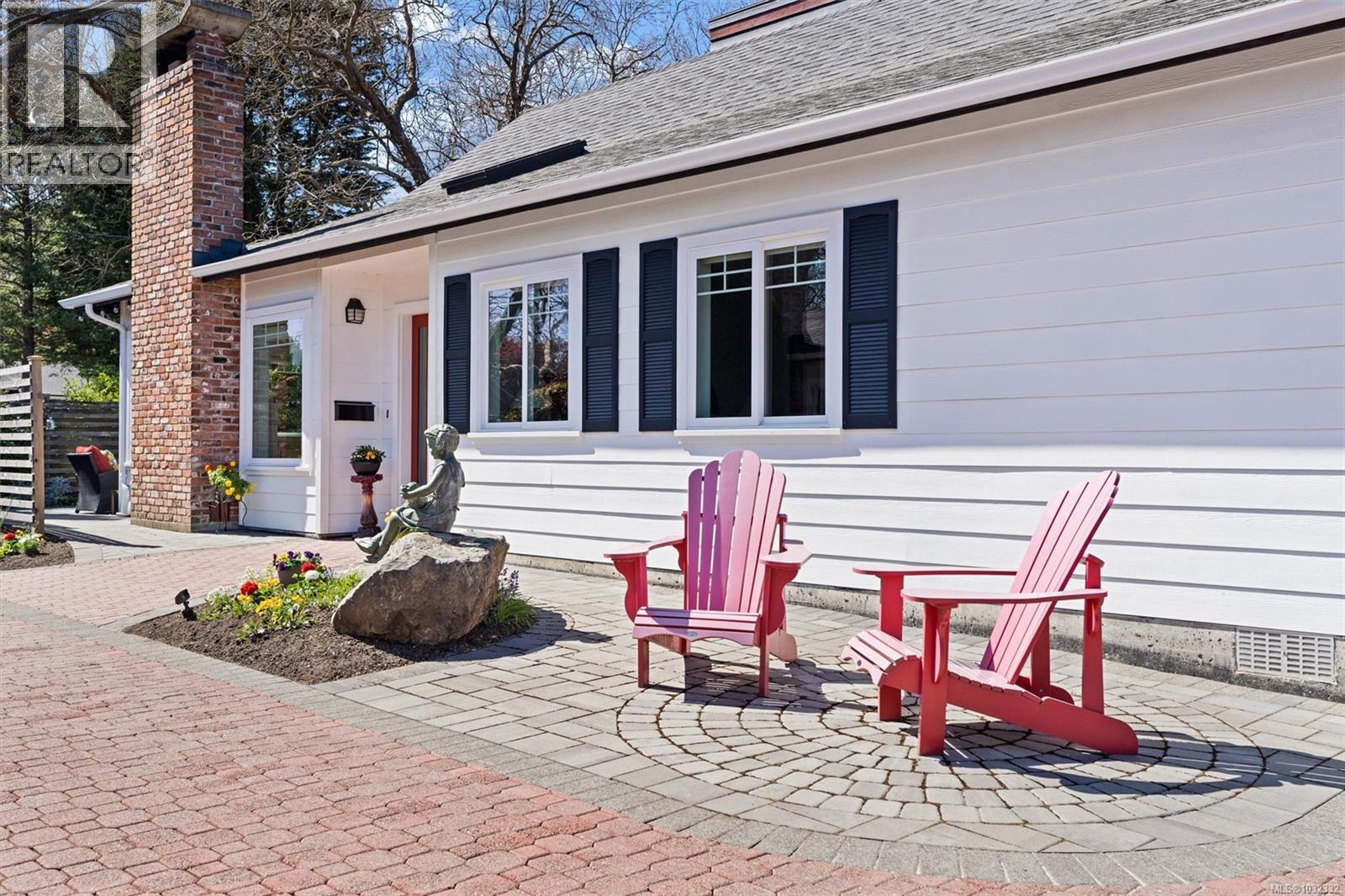  2590 Sinclair Road, Saanich