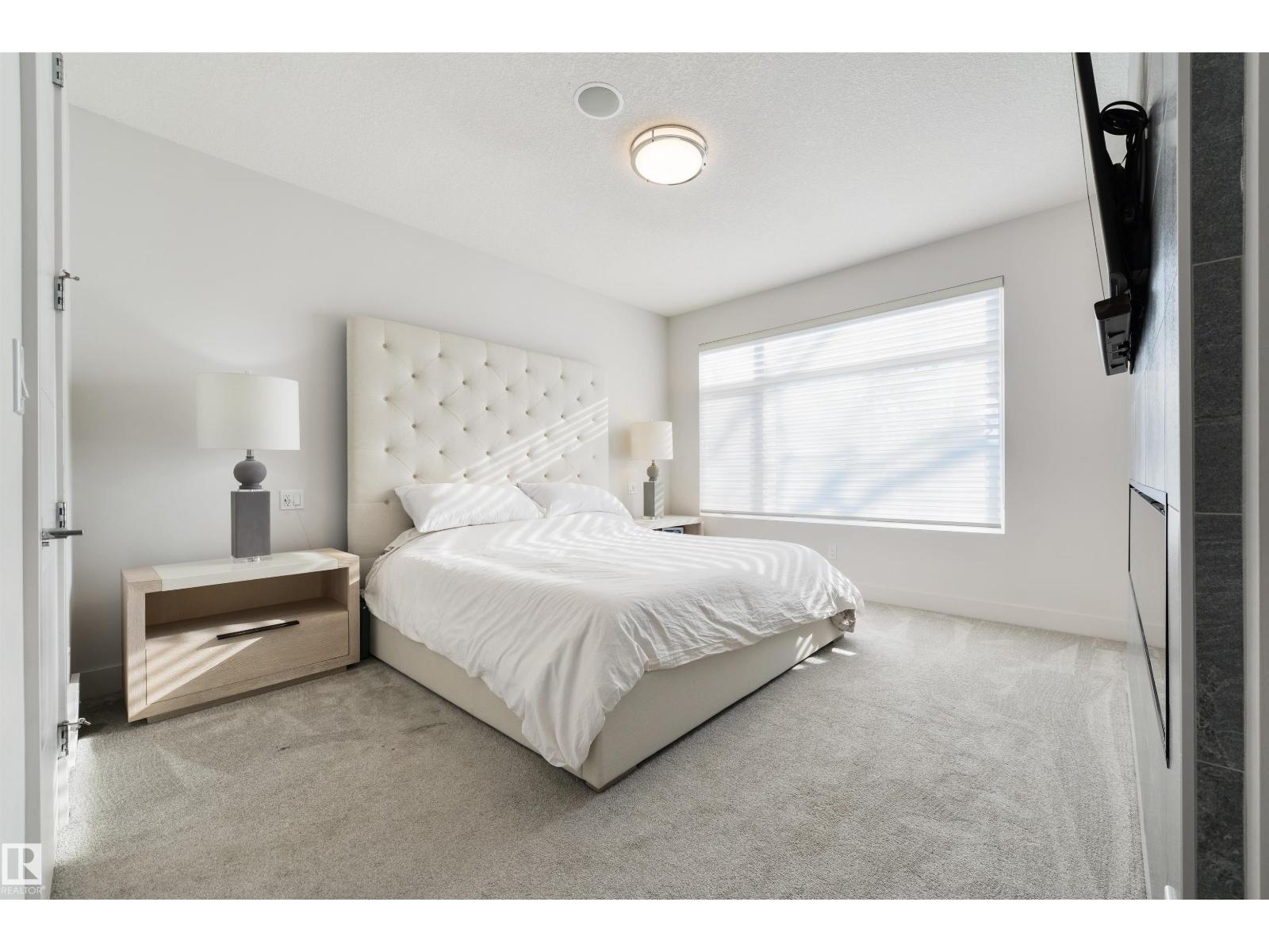 10543 128 ST NW, Edmonton