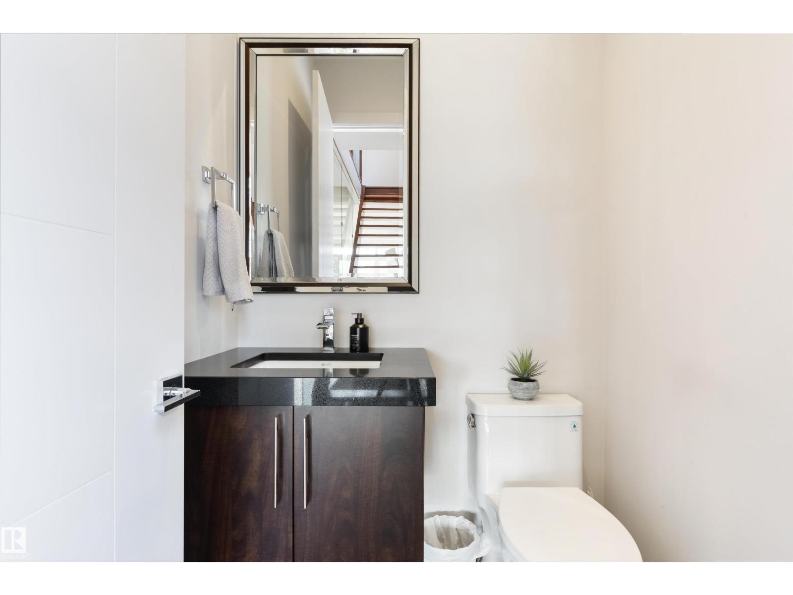 10543 128 ST NW, Edmonton