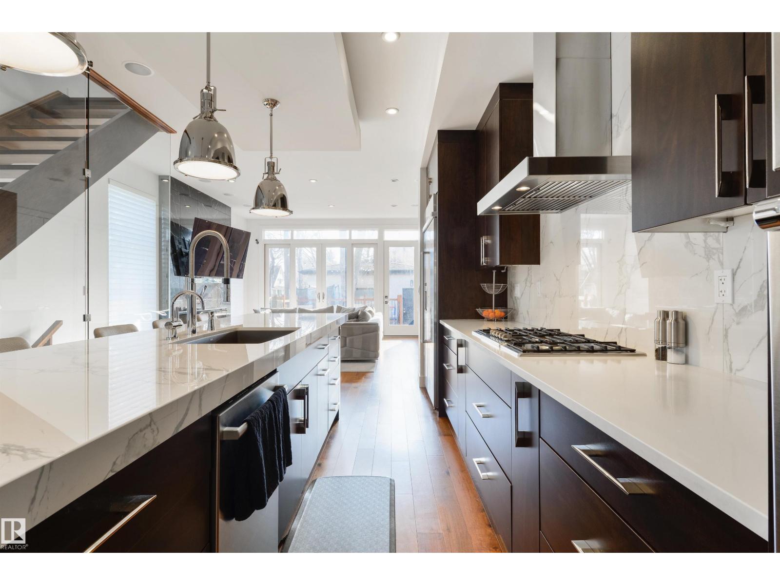 10543 128 ST NW, Edmonton