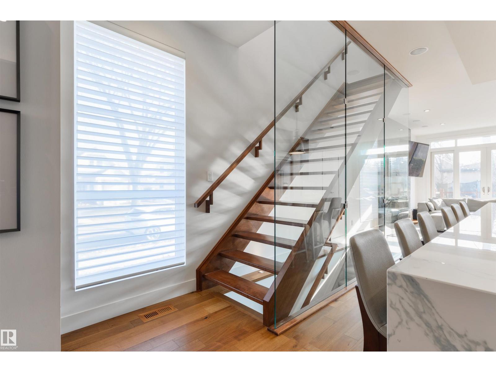 10543 128 ST NW, Edmonton