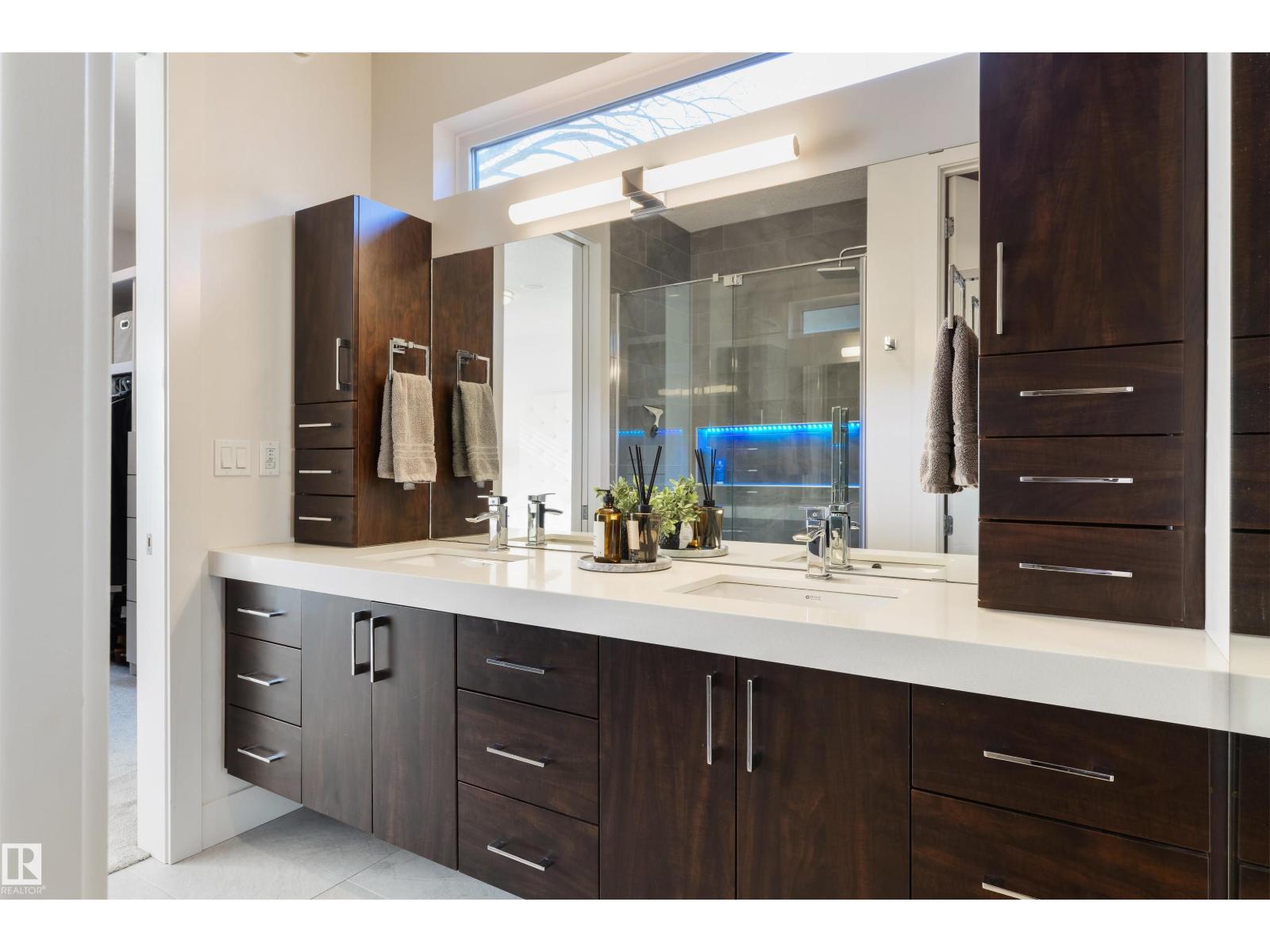 10543 128 ST NW, Edmonton