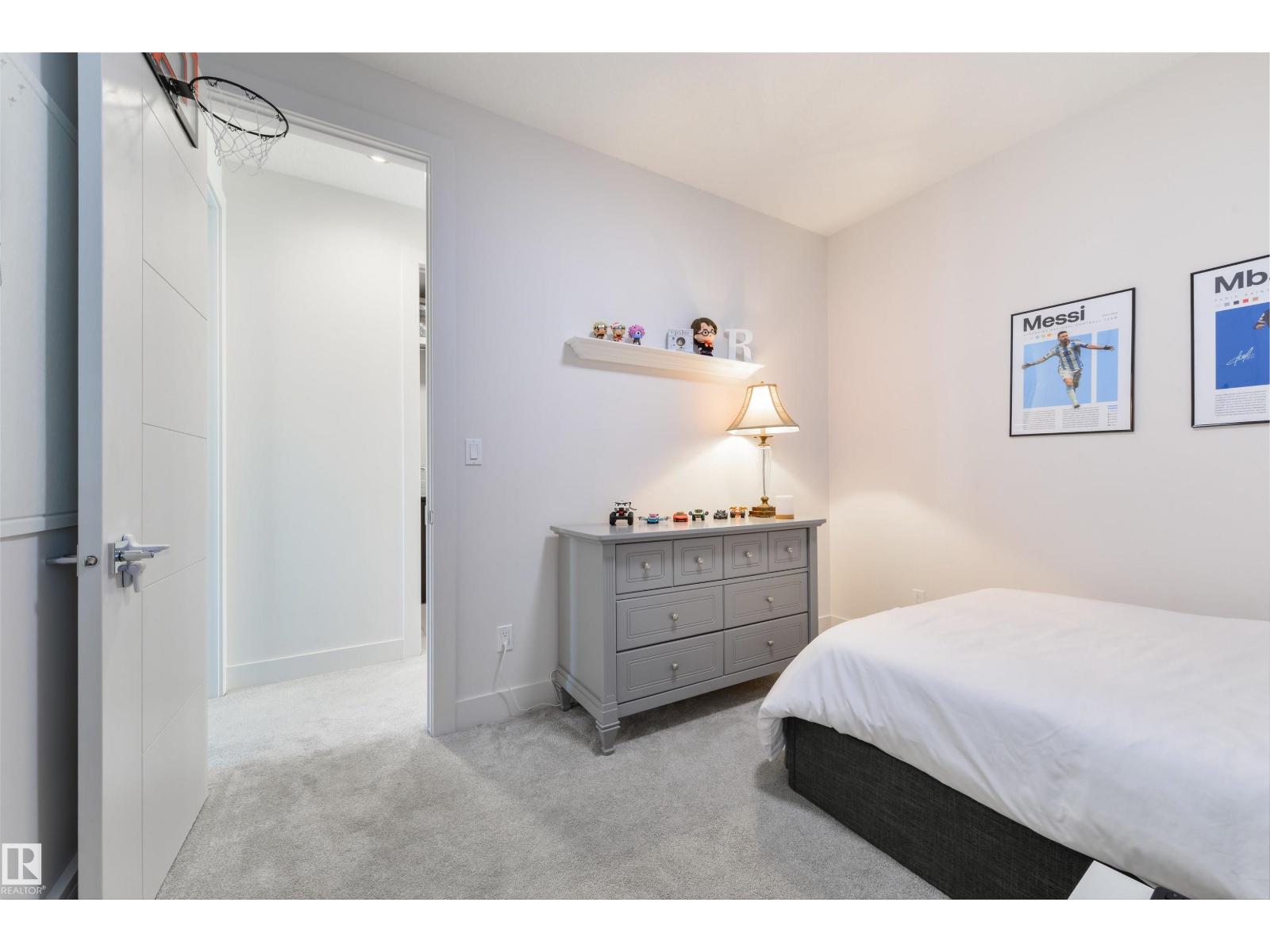 10543 128 ST NW, Edmonton