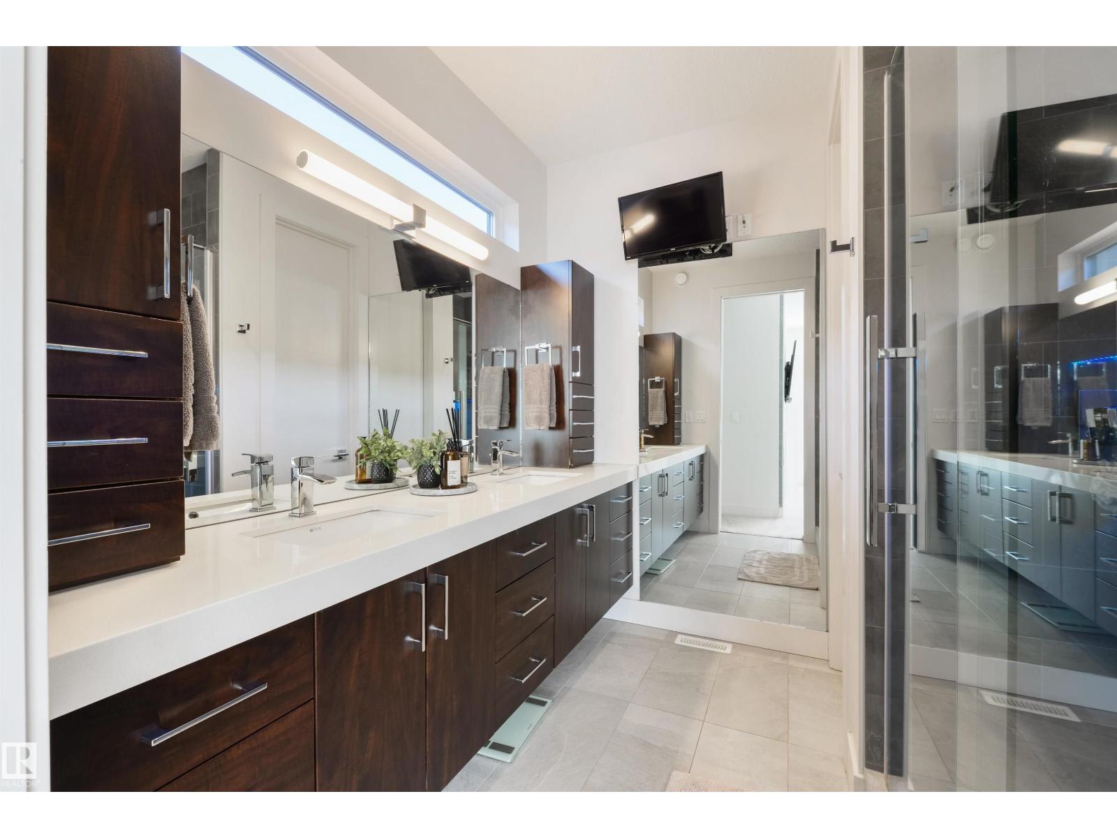 10543 128 ST NW, Edmonton