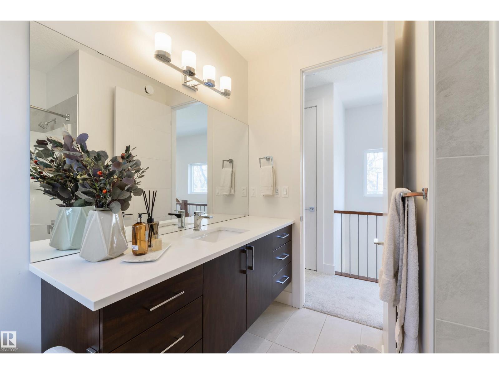 10543 128 ST NW, Edmonton