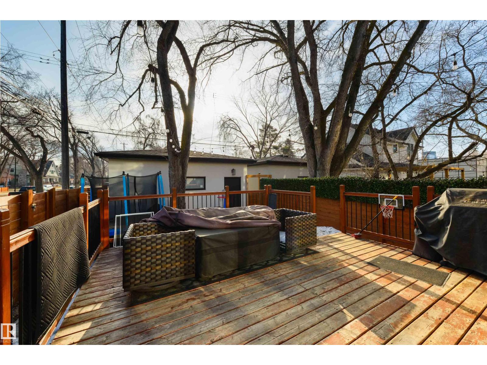 10543 128 ST NW, Edmonton