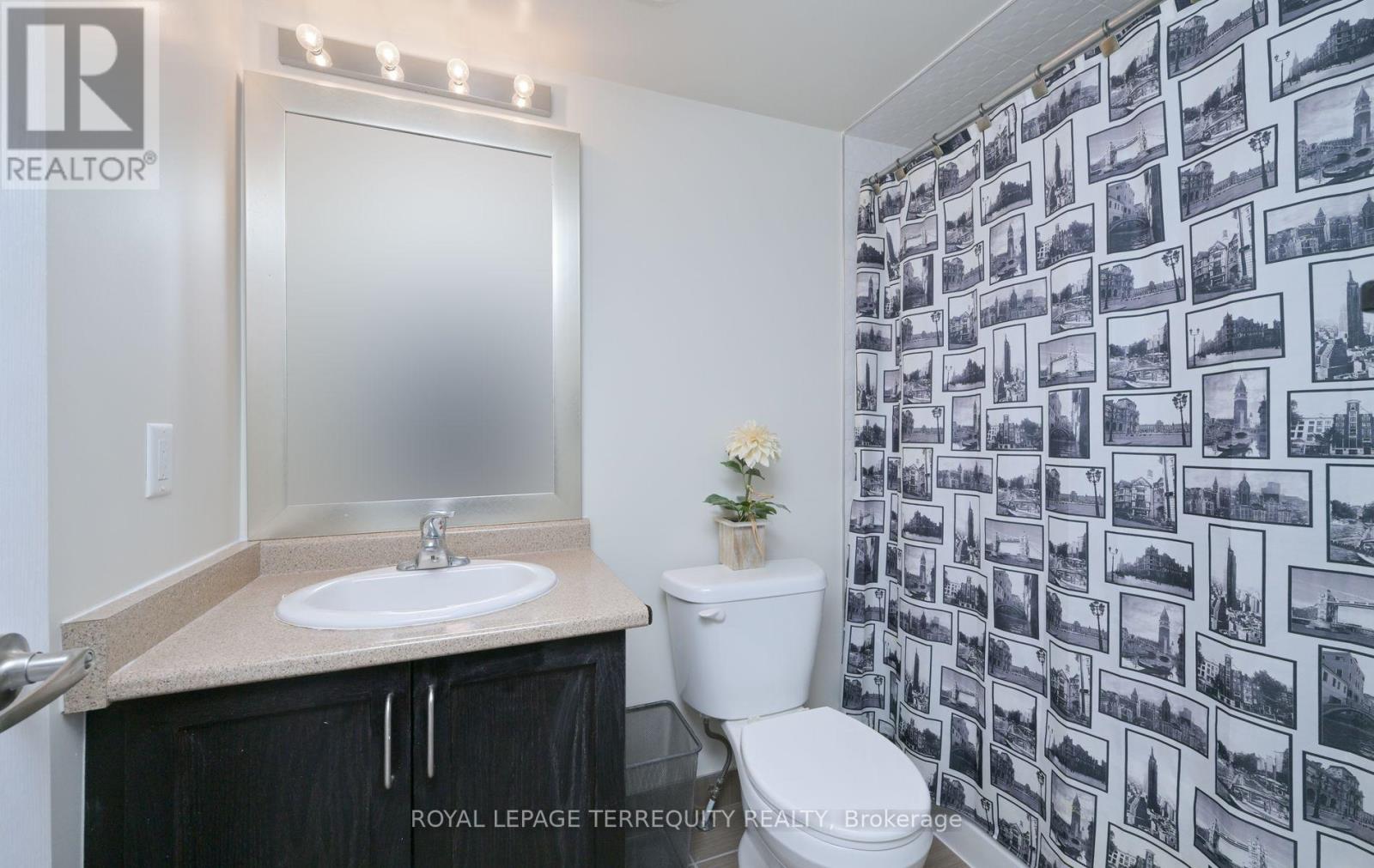 #95 2441 GREENWICH DRIVE - 15