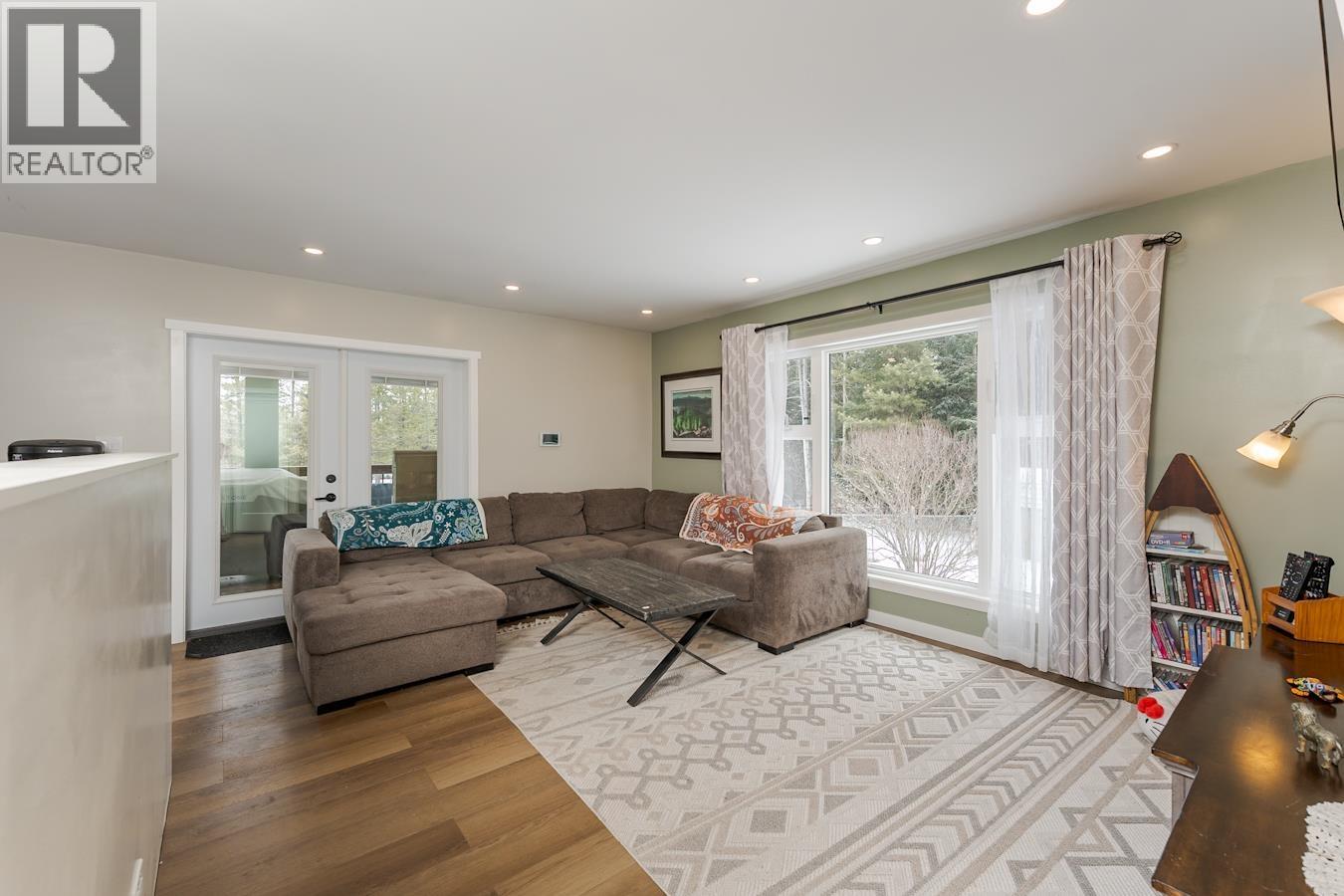 8785 LYNN DRIVE - 16