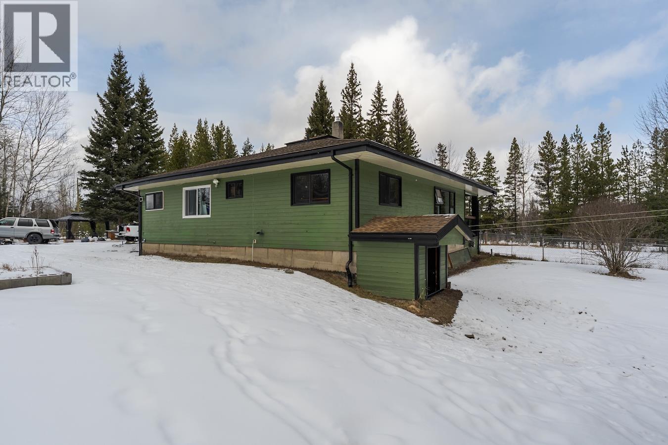 8785 LYNN DRIVE - 32