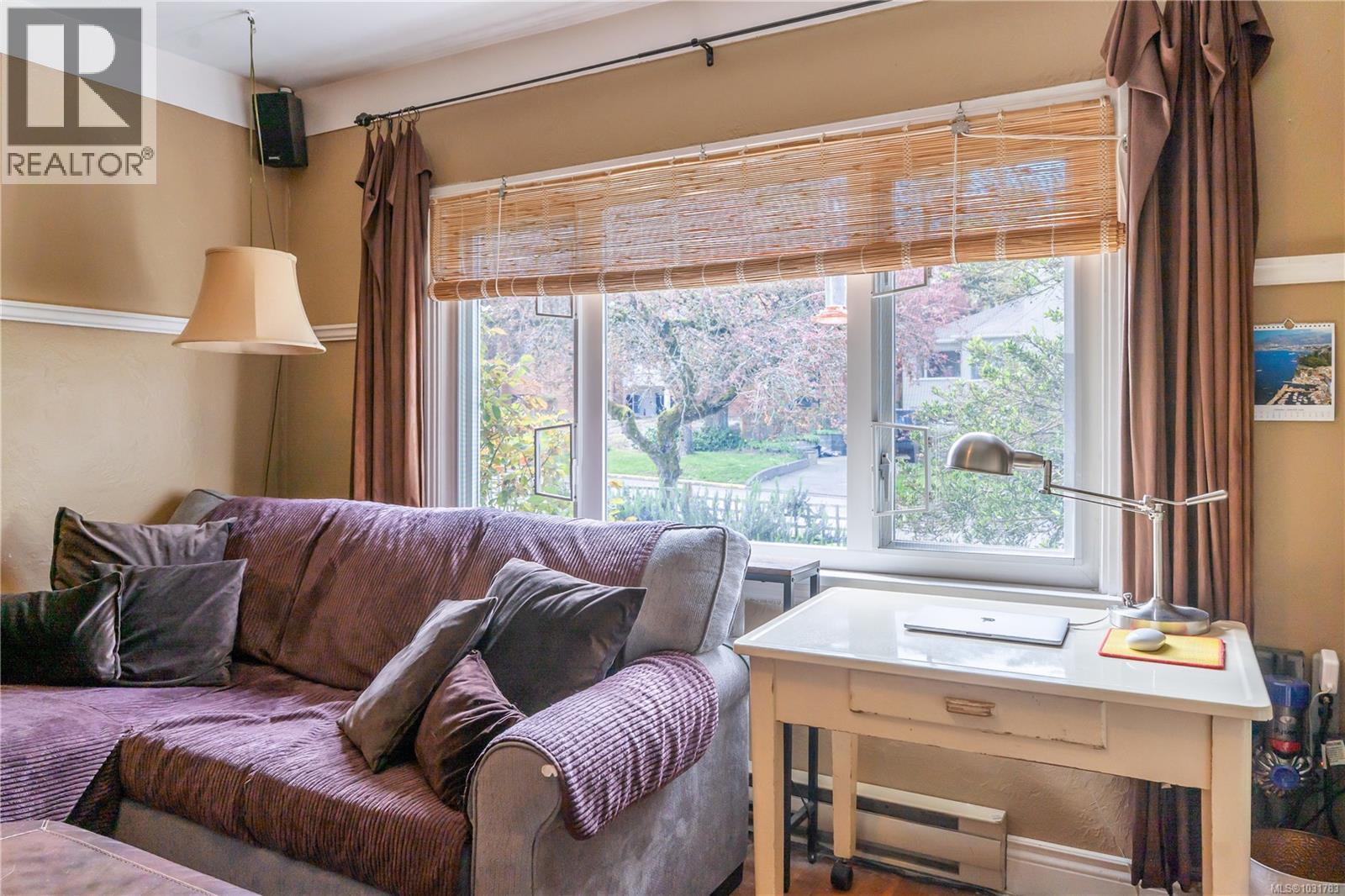 864 SELKIRK AVE - 24