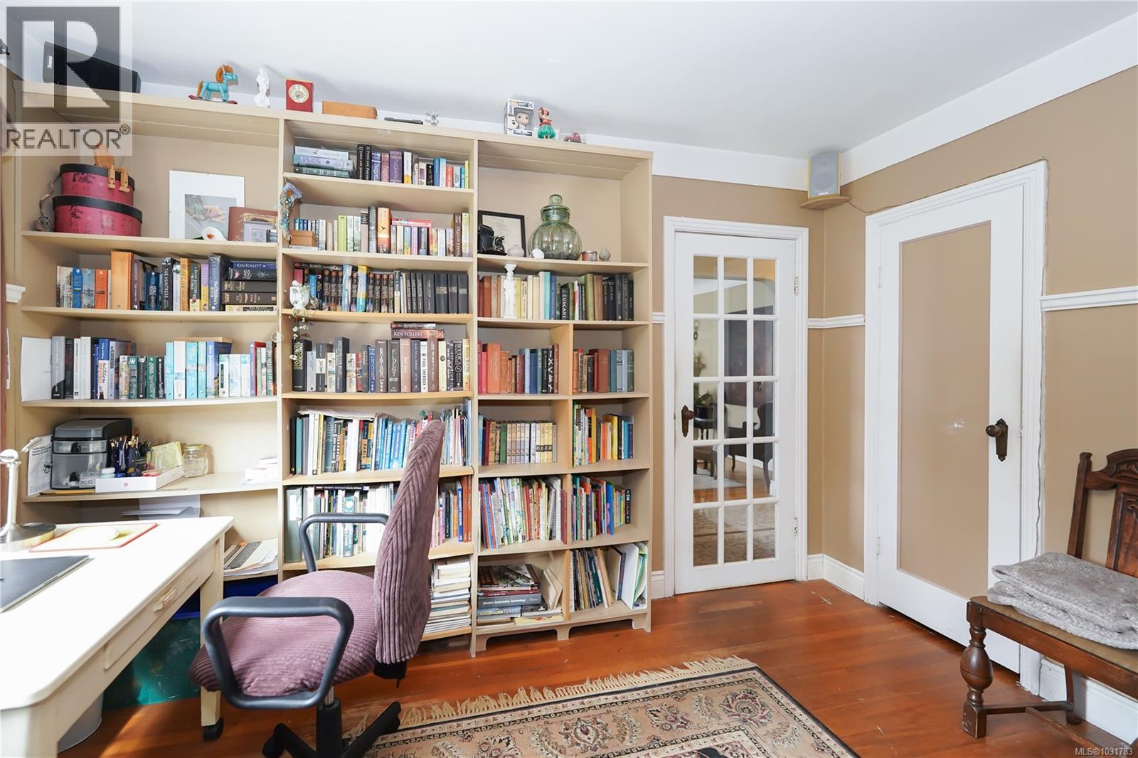 864 SELKIRK AVE - 26