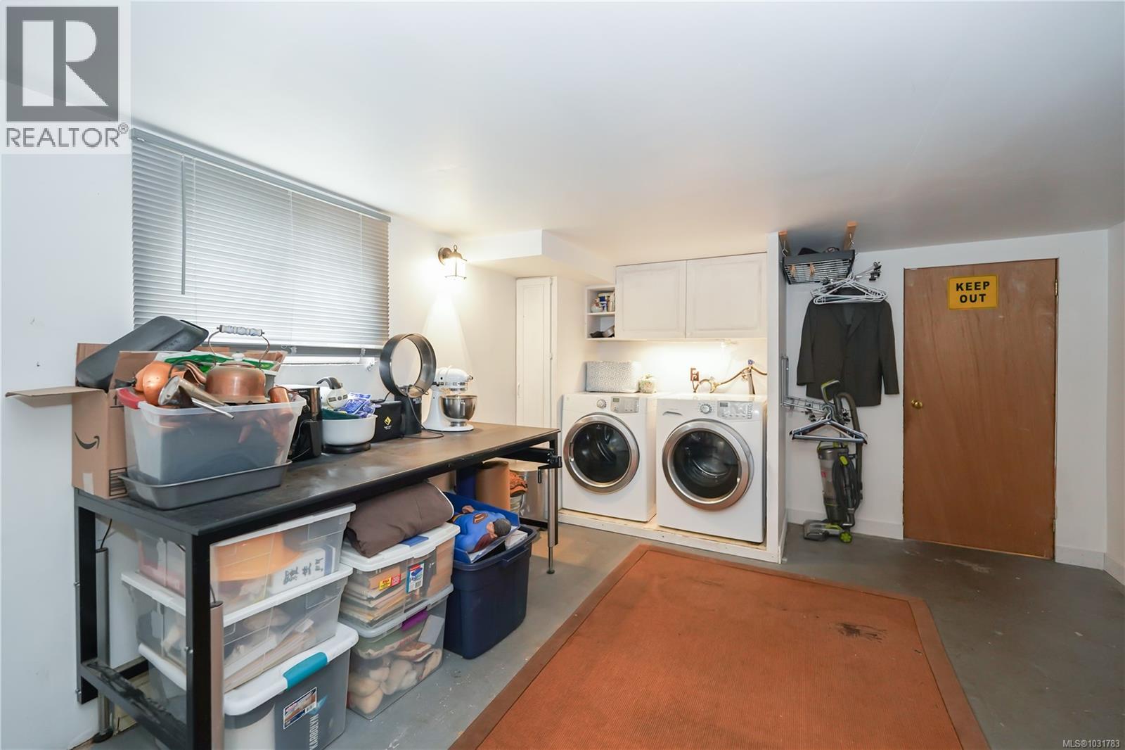 864 SELKIRK AVE - 27