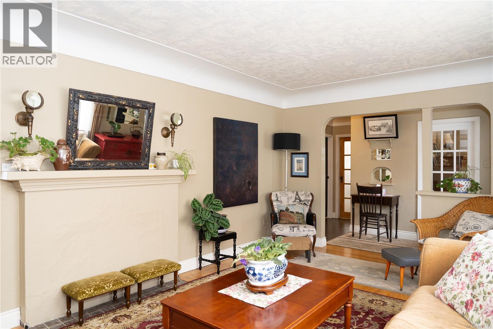 864 SELKIRK AVE - Image 3